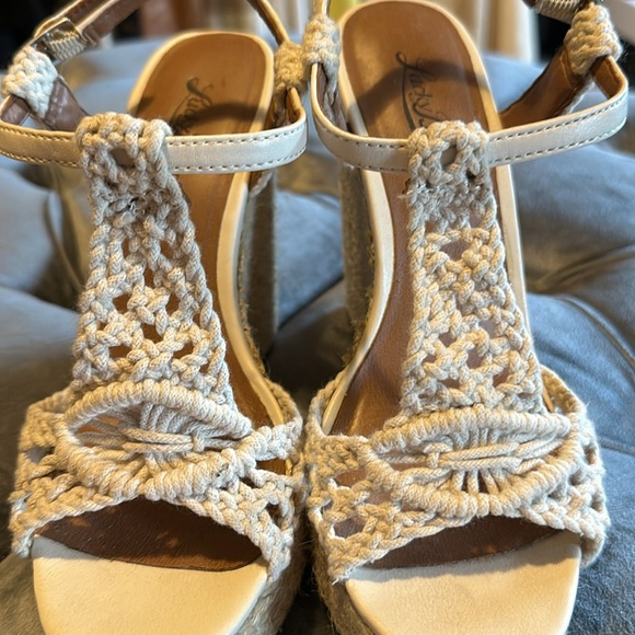 Lucky Brand macramé platform sandals - Picture 4 of 10